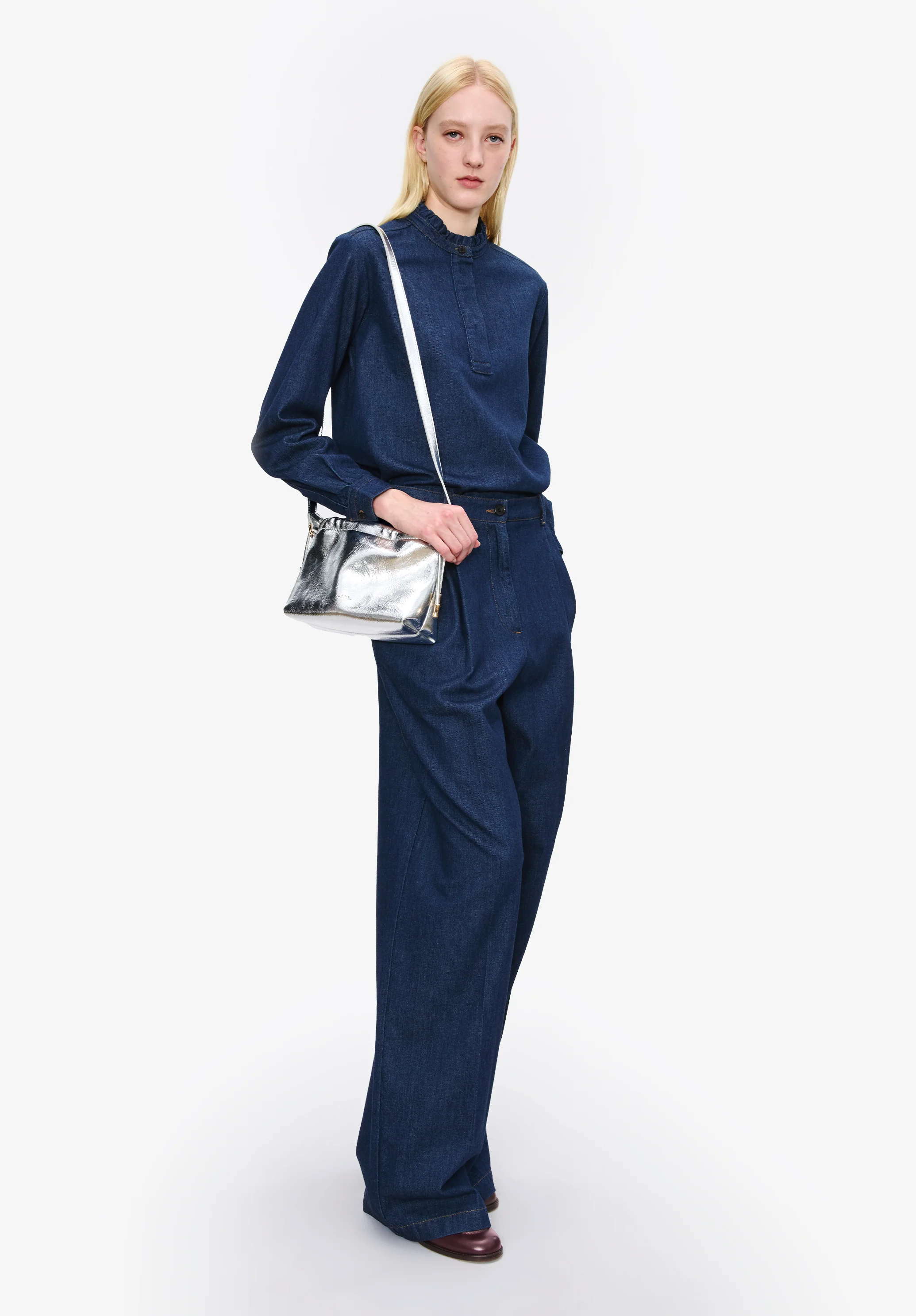 Blouse with ruffled collar - Image 2